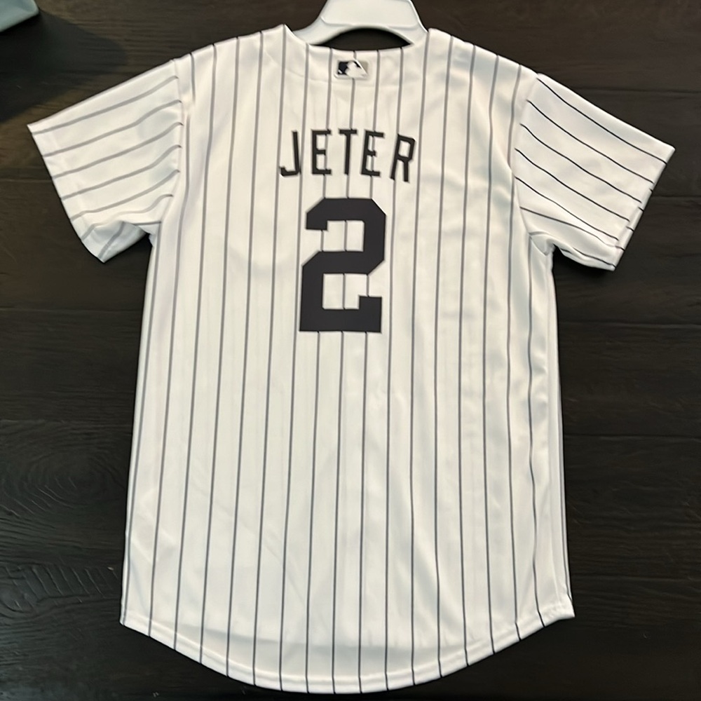 Youth Jeter Jersey perfect condition